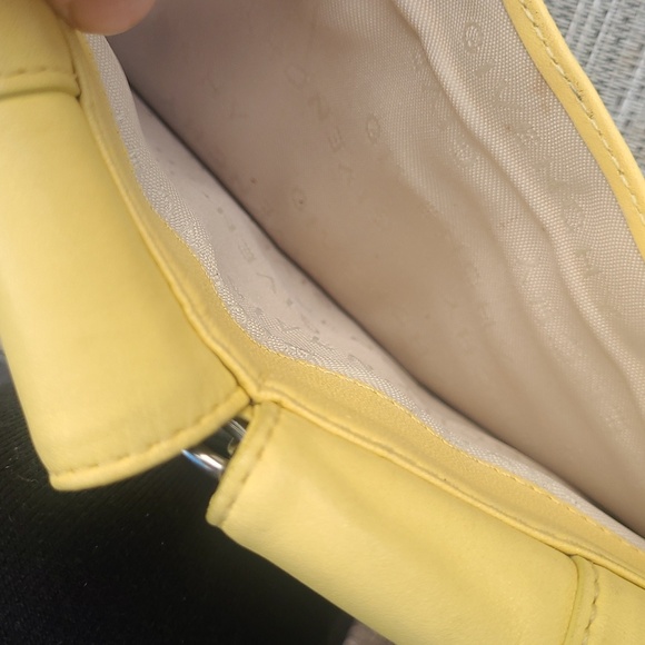 Givenchy yellow leather wallet or cross body on original chain - Picture 12 of 12